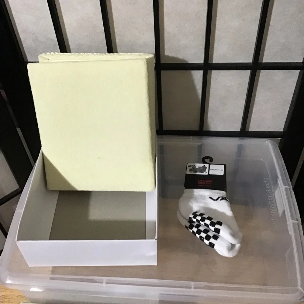 NIB Davinci Baby Photo Album Plush Cover-Car NWT Vans white & black baby footies